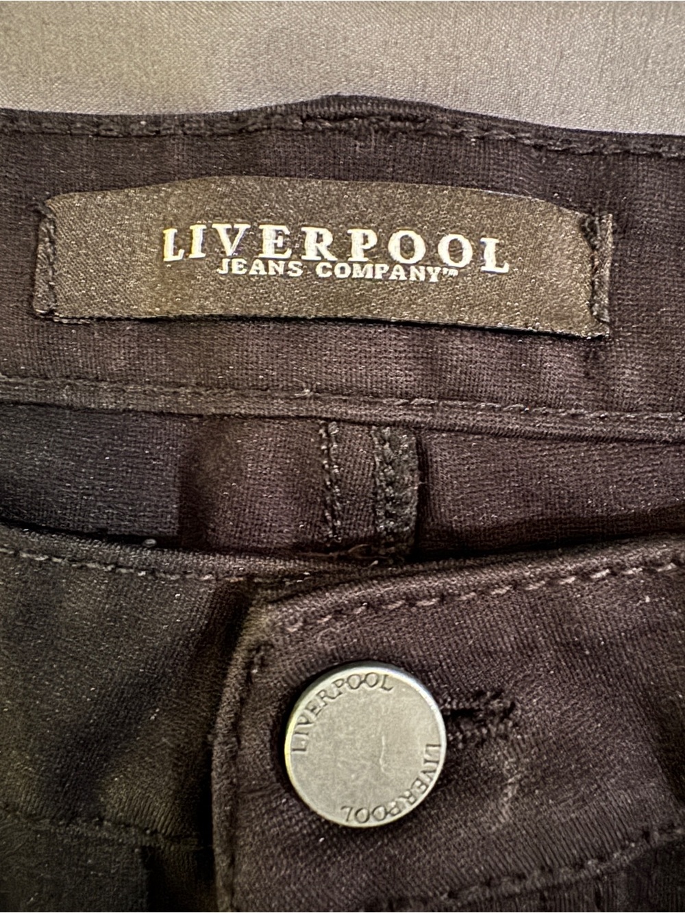 LIVERPOOL Women’s Black Cropped Madonna Leggings - Size 10/30